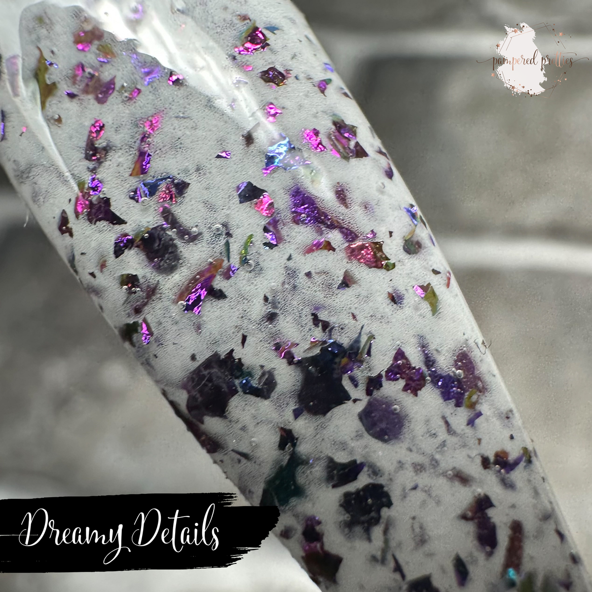 Dreamy Details - White Flakie Dip Powder
